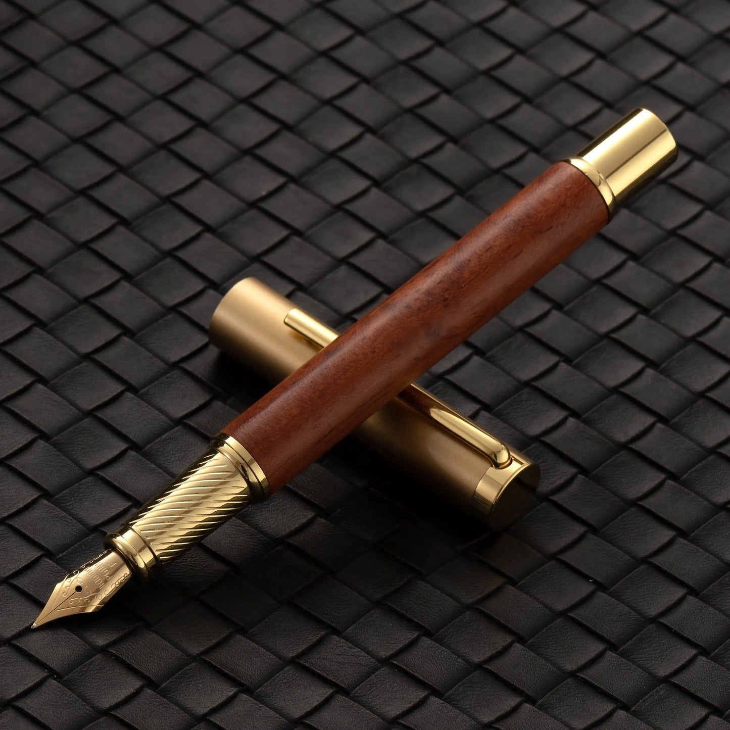 VELORÉ Signature Pen – Sandalwood Edition